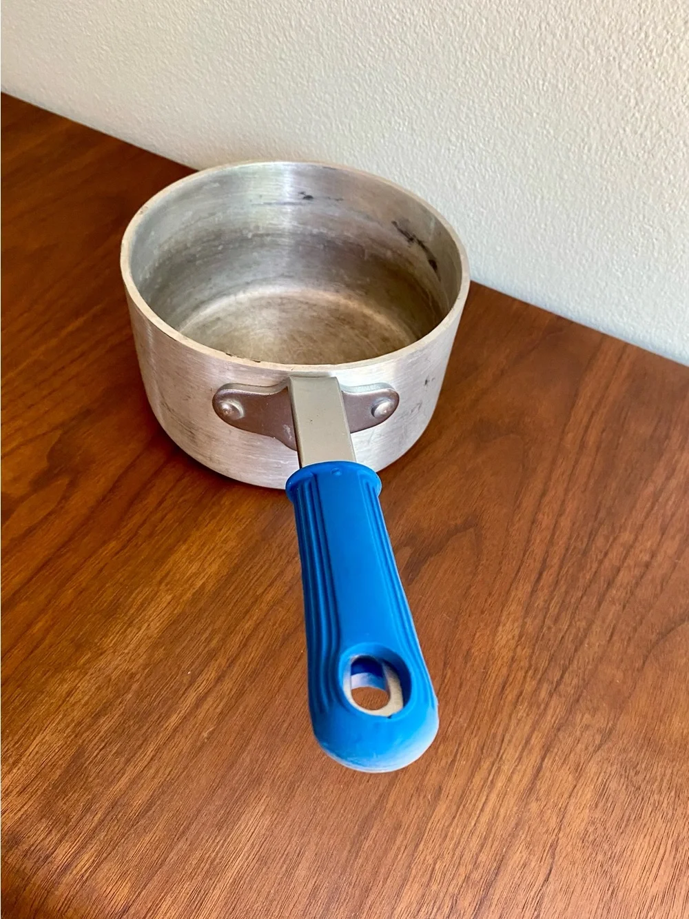 Vintage Wear-Ever 2 1/2 qt. Saucepan 4107